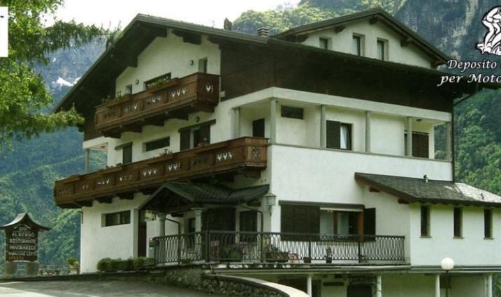 Albergo Panoramico Lenna Exterior photo